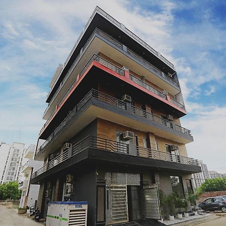 מלון Super Townhouse Cloud Bay, Near Genpact, Sector-69, גורגאון מראה חיצוני תמונה