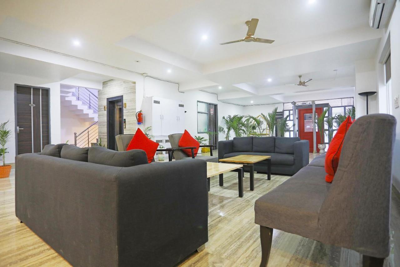 מלון Super Townhouse Cloud Bay, Near Genpact, Sector-69, גורגאון מראה חיצוני תמונה