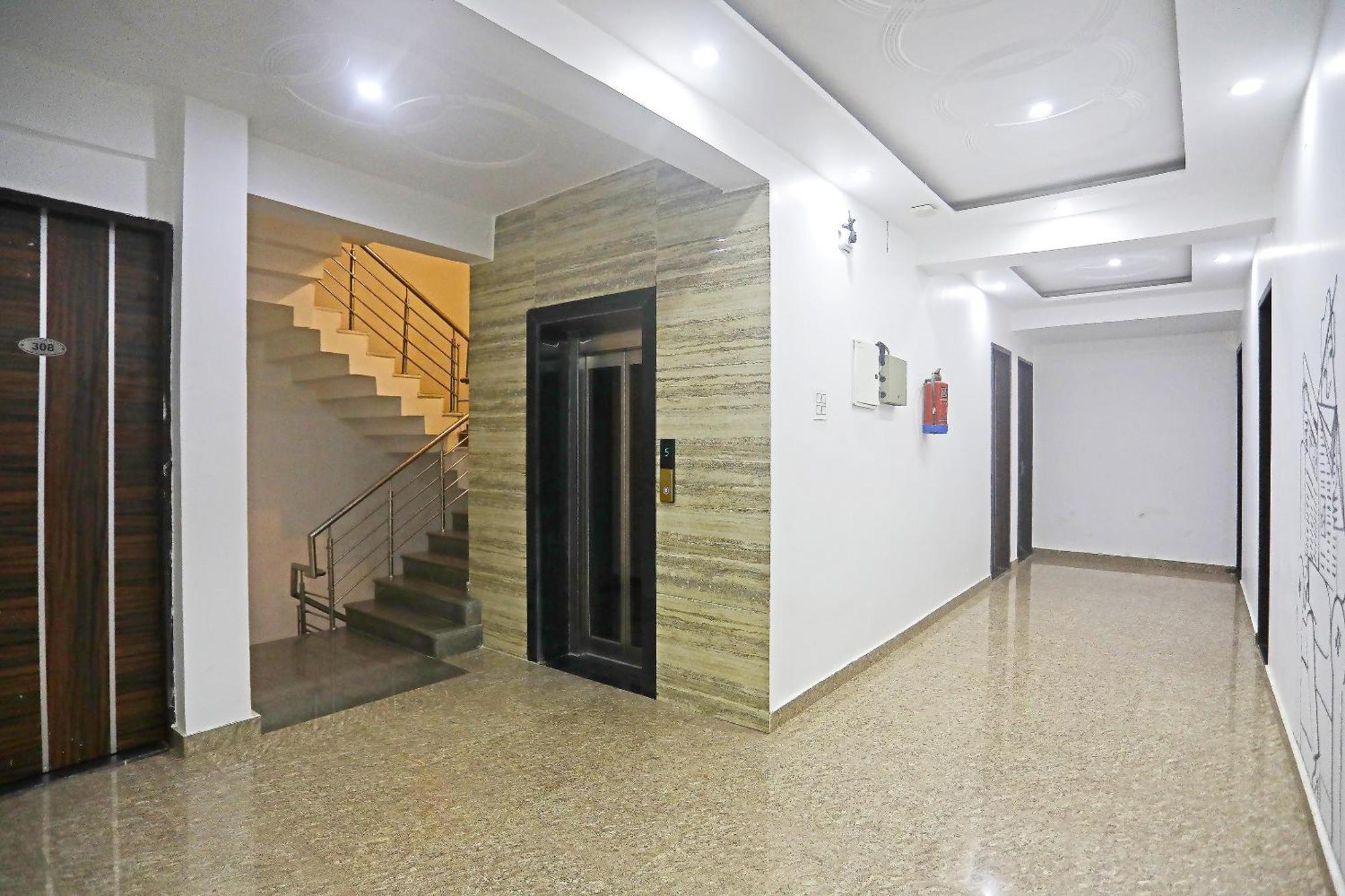 מלון Super Townhouse Cloud Bay, Near Genpact, Sector-69, גורגאון מראה חיצוני תמונה
