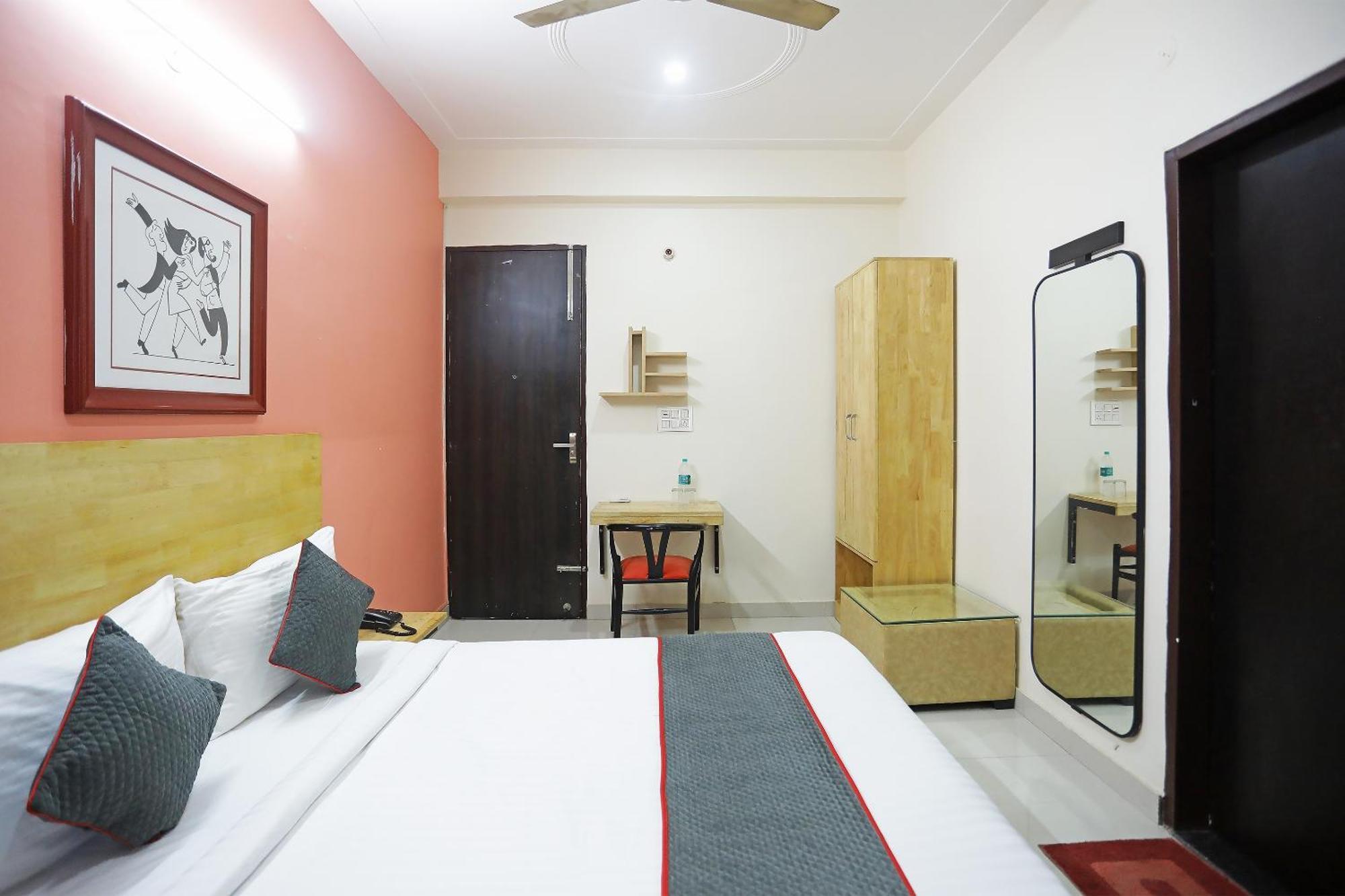 מלון Super Townhouse Cloud Bay, Near Genpact, Sector-69, גורגאון מראה חיצוני תמונה