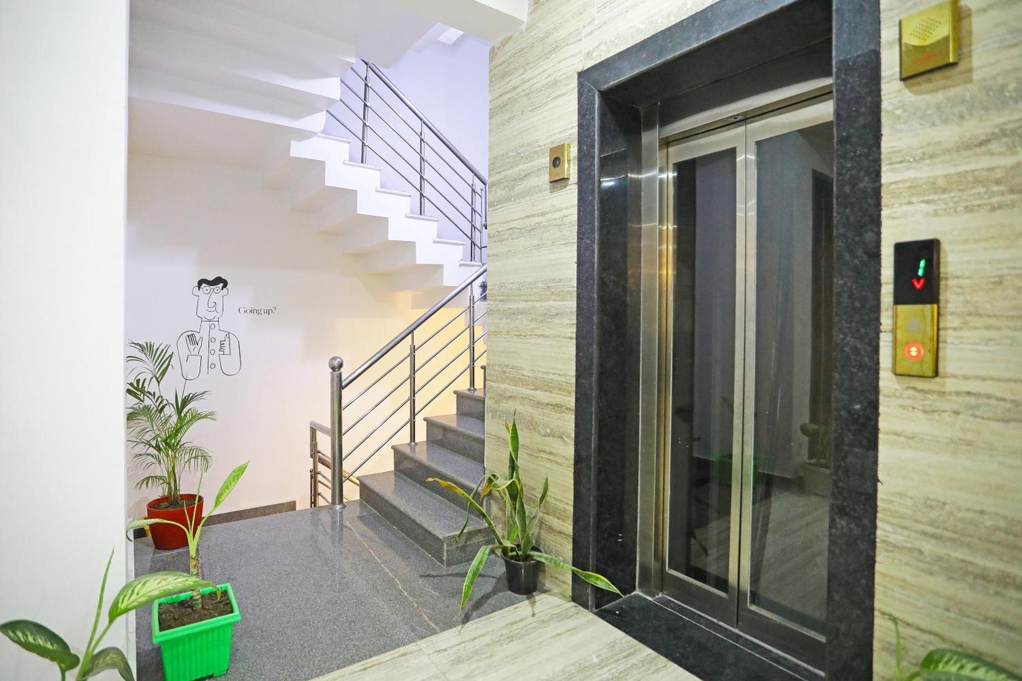 מלון Super Townhouse Cloud Bay, Near Genpact, Sector-69, גורגאון מראה חיצוני תמונה