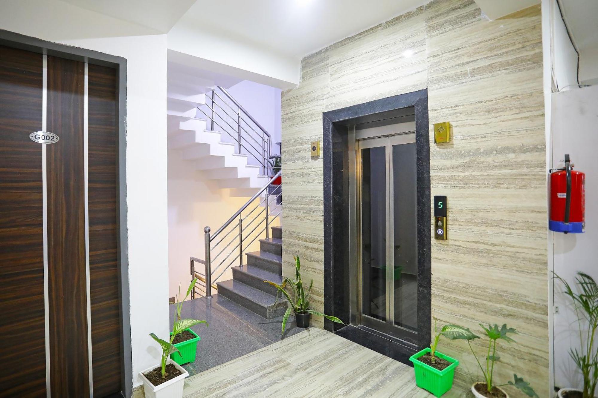 מלון Super Townhouse Cloud Bay, Near Genpact, Sector-69, גורגאון מראה חיצוני תמונה