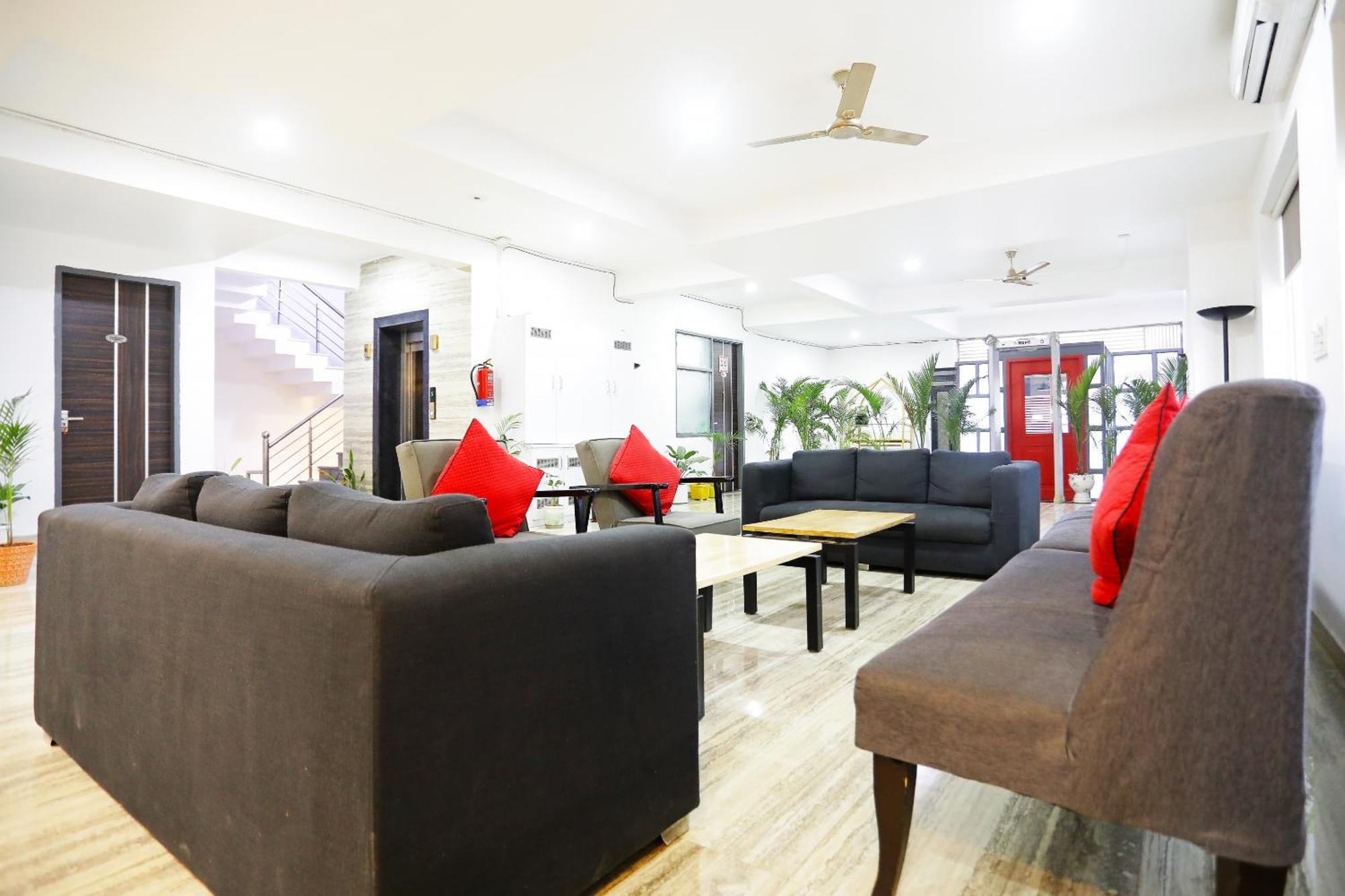 מלון Super Townhouse Cloud Bay, Near Genpact, Sector-69, גורגאון מראה חיצוני תמונה