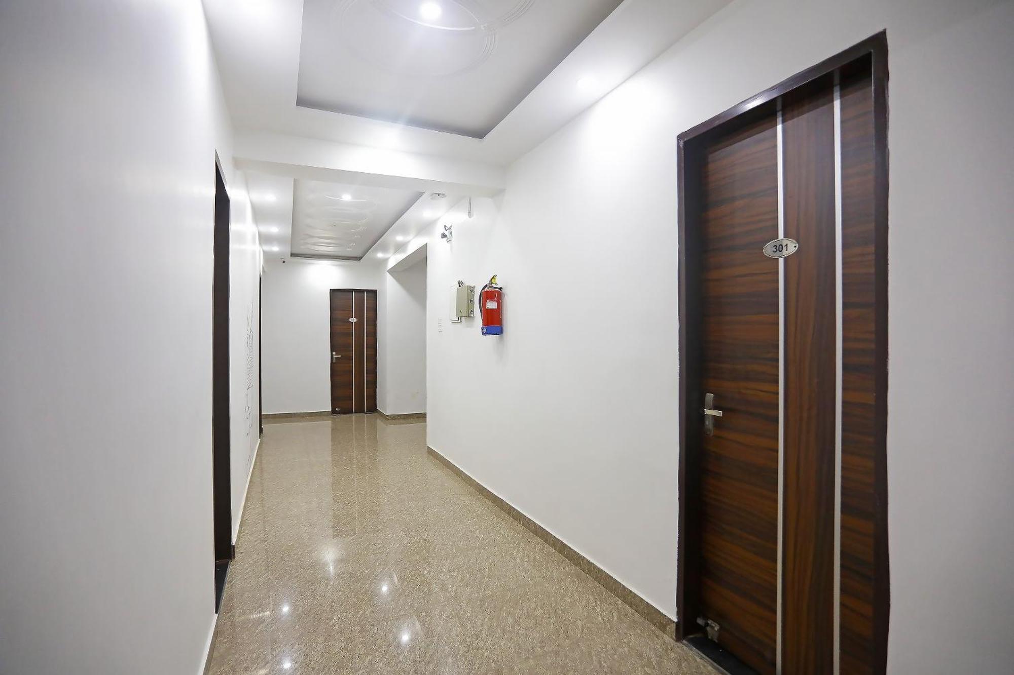 מלון Super Townhouse Cloud Bay, Near Genpact, Sector-69, גורגאון מראה חיצוני תמונה