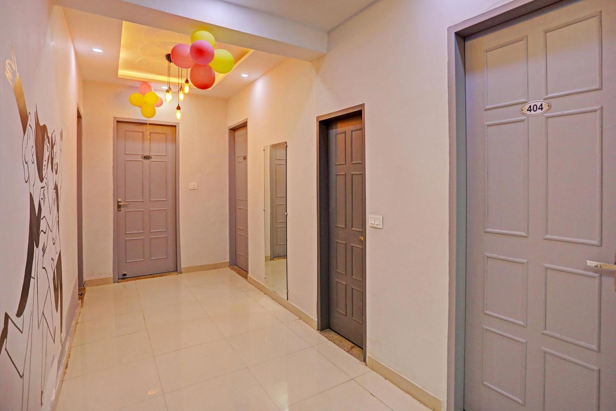מלון Super Townhouse Cloud Bay, Near Genpact, Sector-69, גורגאון מראה חיצוני תמונה